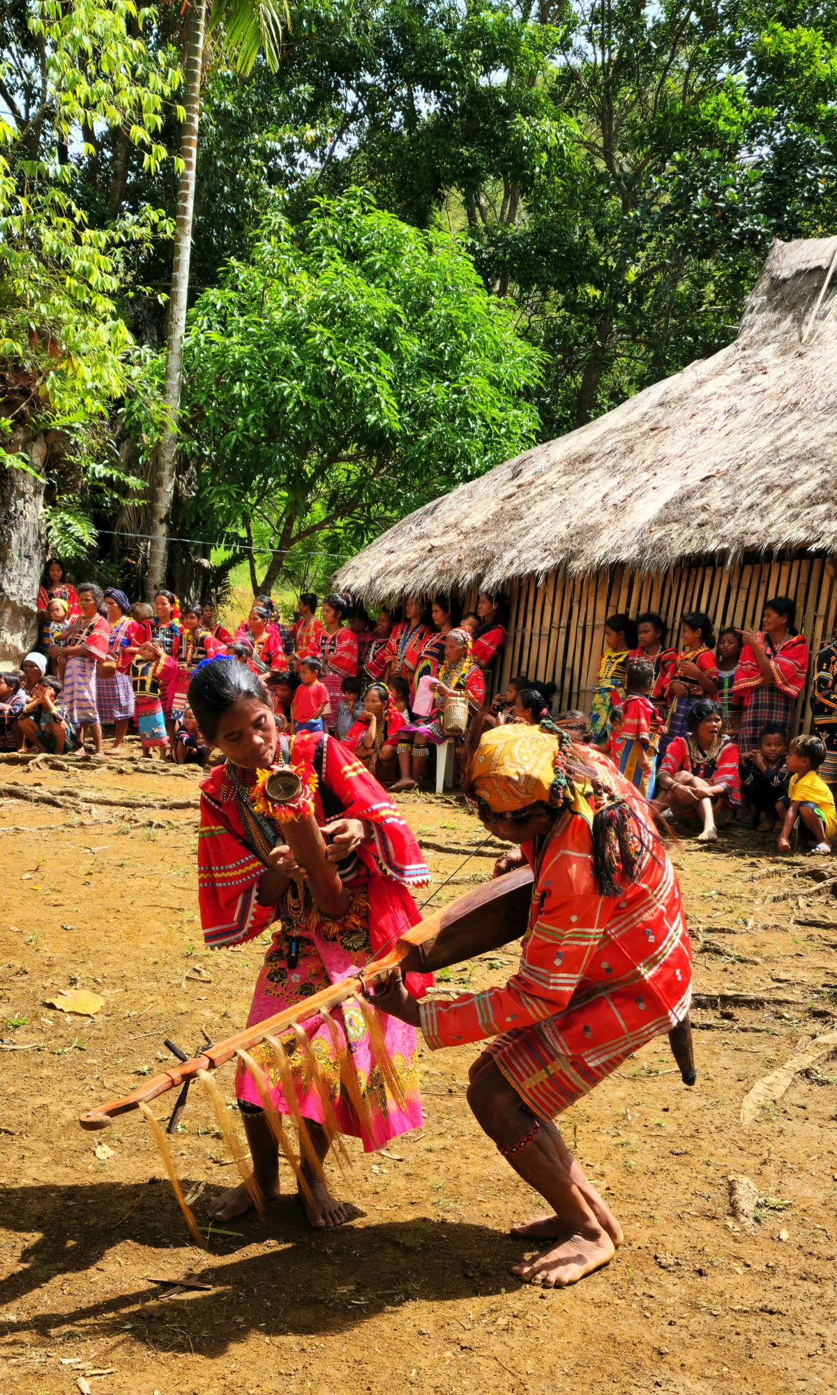 Matigsalug Manobo courtship dance called saluray kudlong.
